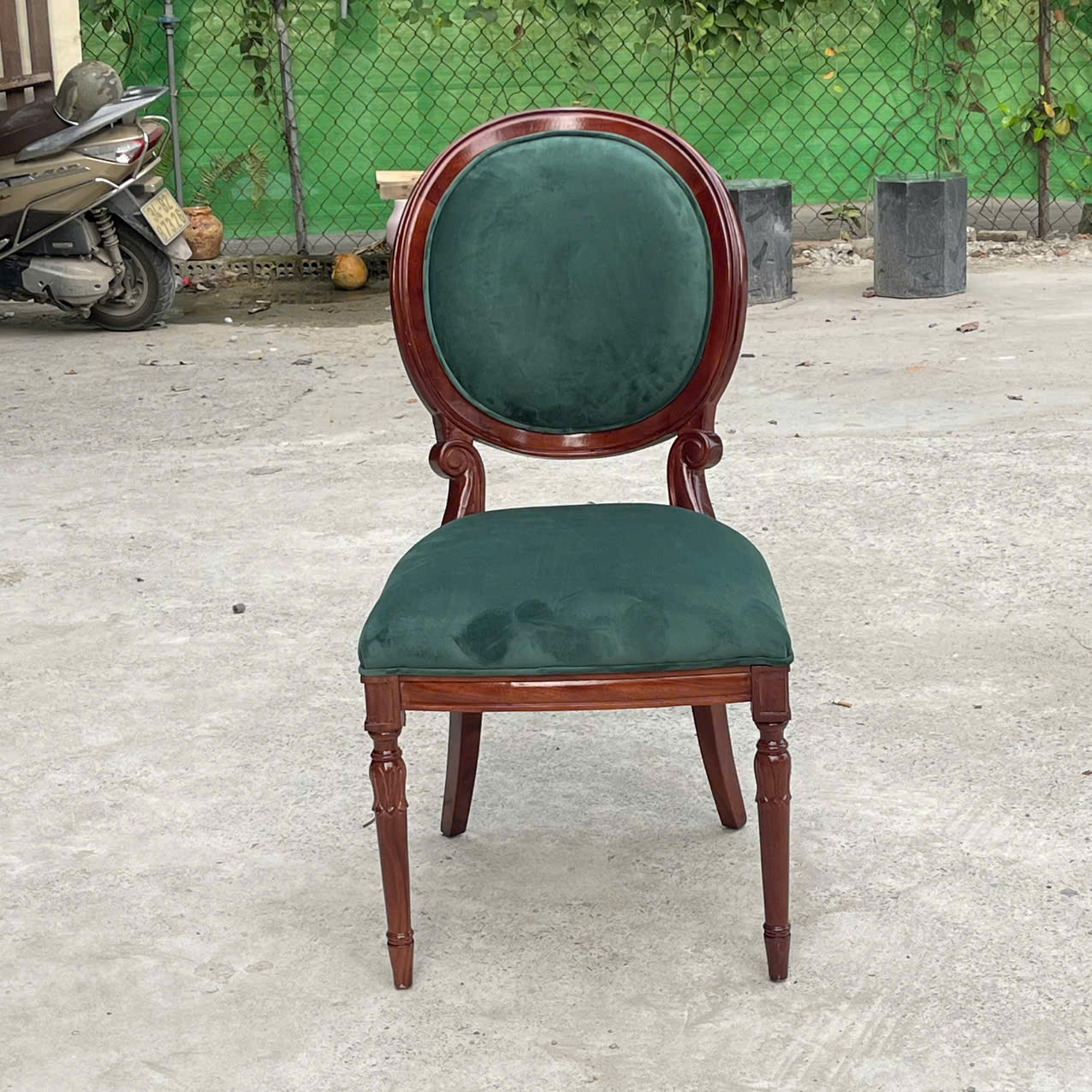 ghe-an-tan-co-dien-louis-16-phong-cach-indochine